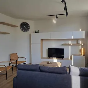 Shiba Aan Zee Appartement