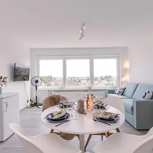 Moderne Lichtrijke Vlakbij En Casino Appartement